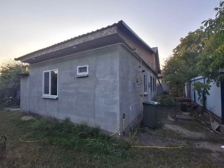 Продається частина будинку в районі водоканала