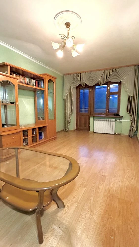 Продаж 3 кімнатноі квартири/ Грушевського