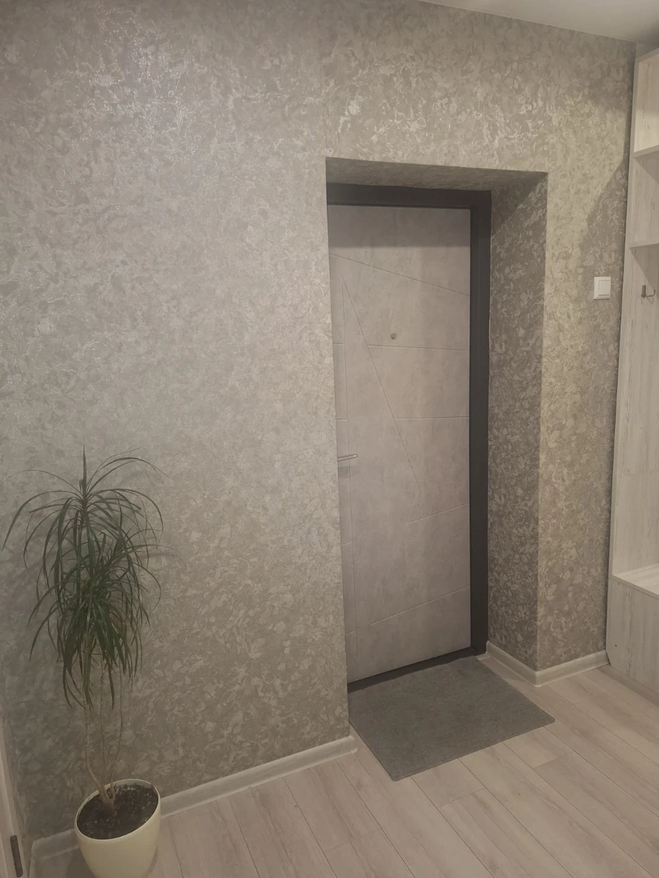 Продам 2-х кімнатну квартиру.Центир.Цегляний будинок