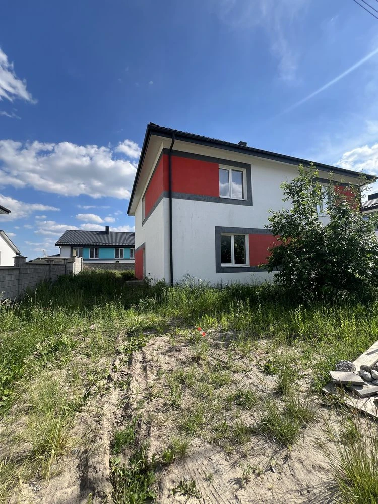 Продам котедж з централізованими комунікаціями в закритому к