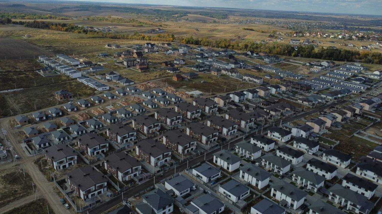 зем.діл вул. Кулика і Гудачека ( з світлом, газом)