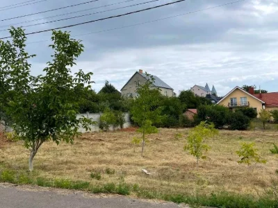 Ділянка. Рівне, Рівненська вул.