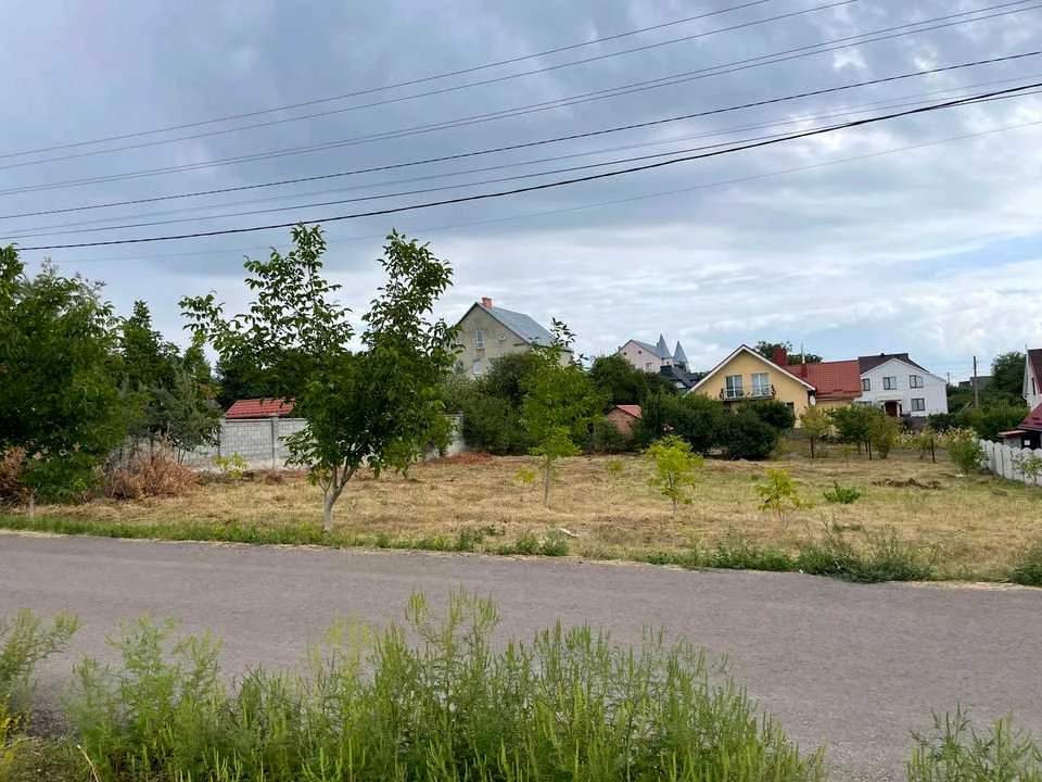 Ділянка. Рівне, Рівненська вул.