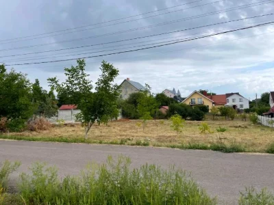 Ділянка. Рівне, Рівненська вул.