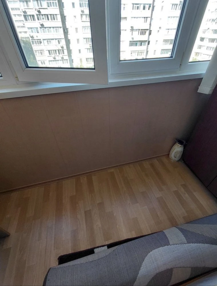 Продаю 3 чешку з квадратним холом Херсонське шосе