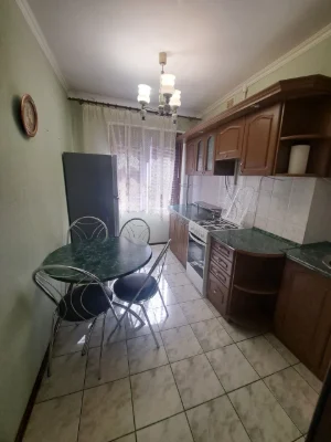 Продається 2кк.( 6 Слобідська- Чкалова)