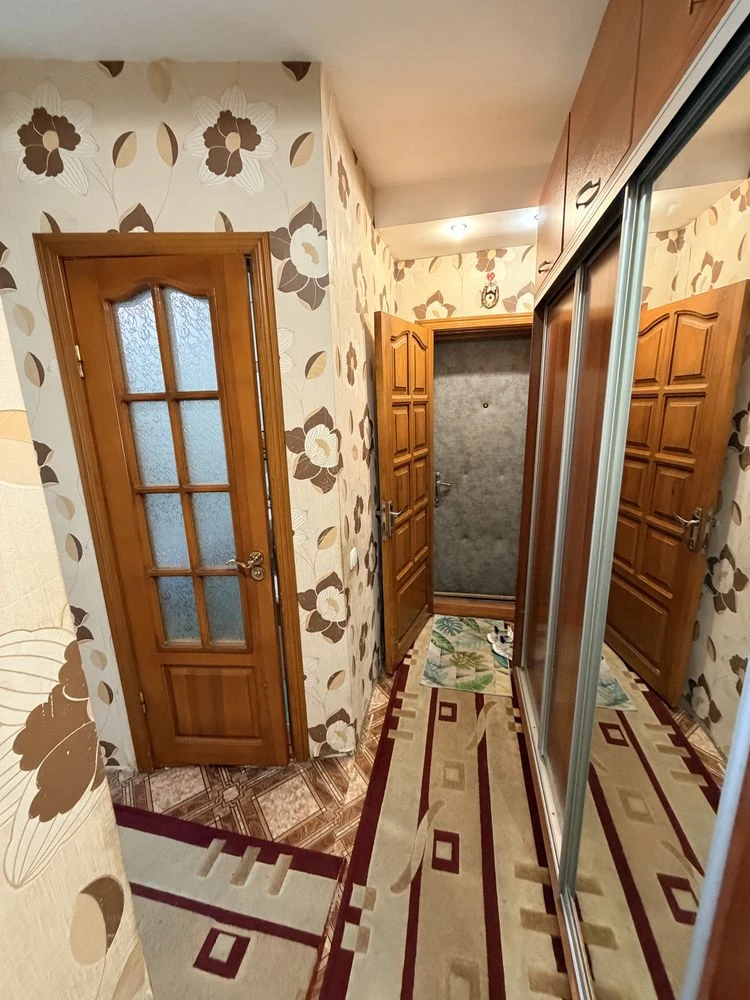 Продаж 2-х кім квартири 5/5 Яхт клуб
