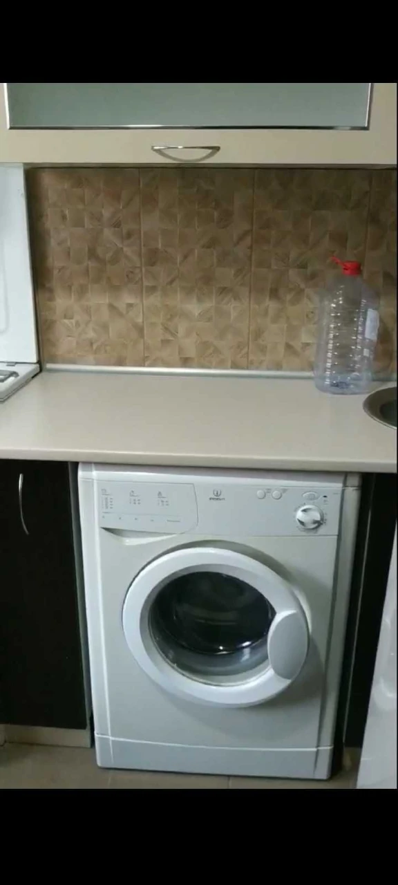 продам 1 кімнатну квартиру вул Гліба Бабіча 1\9 панель 40 м