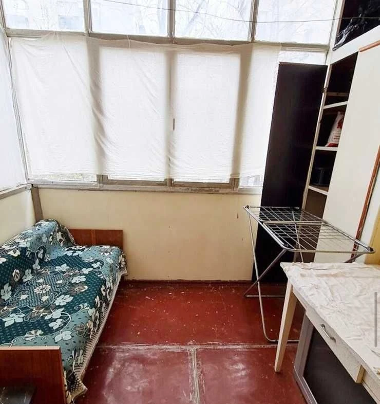 продаж 1 кімнатна квартира  3\9 цегла інгульский район ,ПТЗ,
