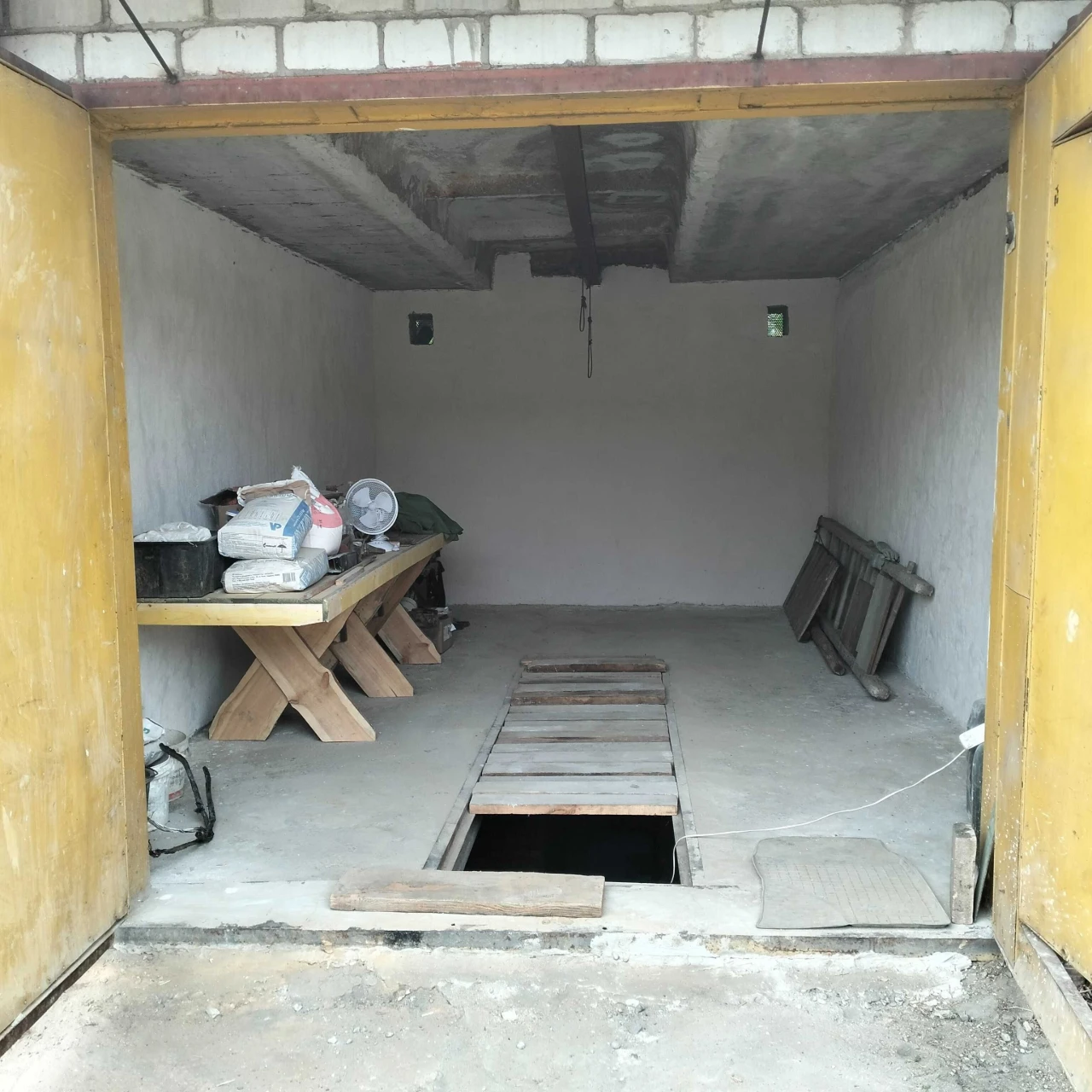 Продам гаражи в ОАГК " Пограничник".