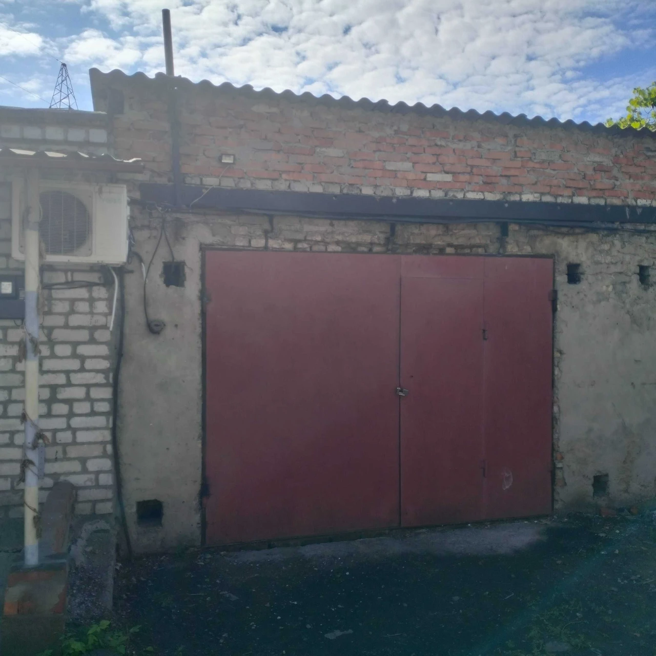 Продам гаражи в ОАГК " Пограничник".