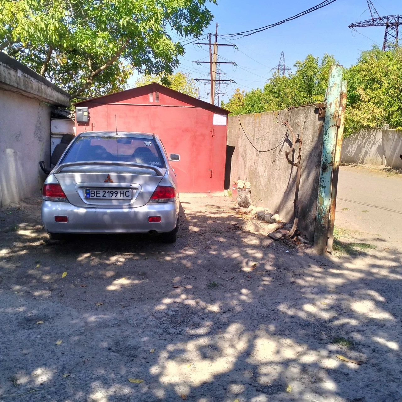 Продам гаражи в ОАГК " Пограничник".