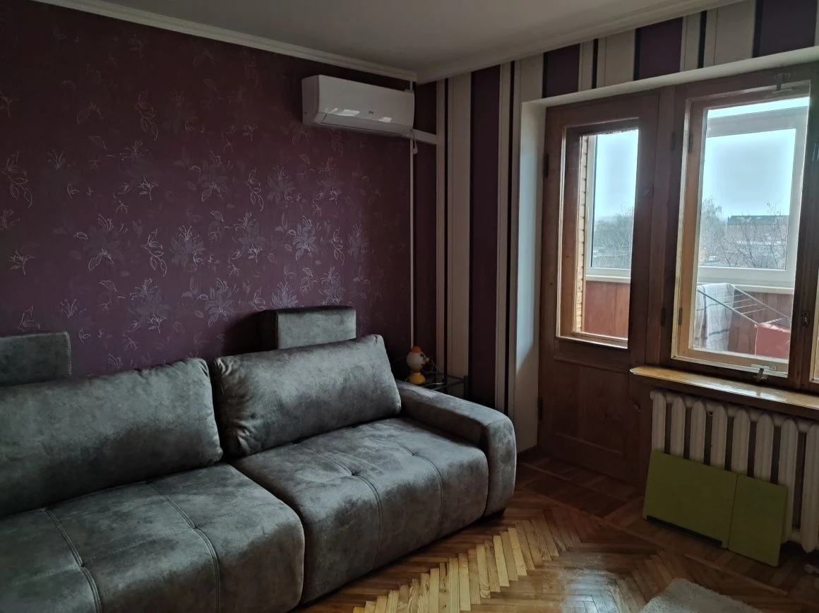 3 кімнатна тепла доглянута квартира в   цегляному будинку,
