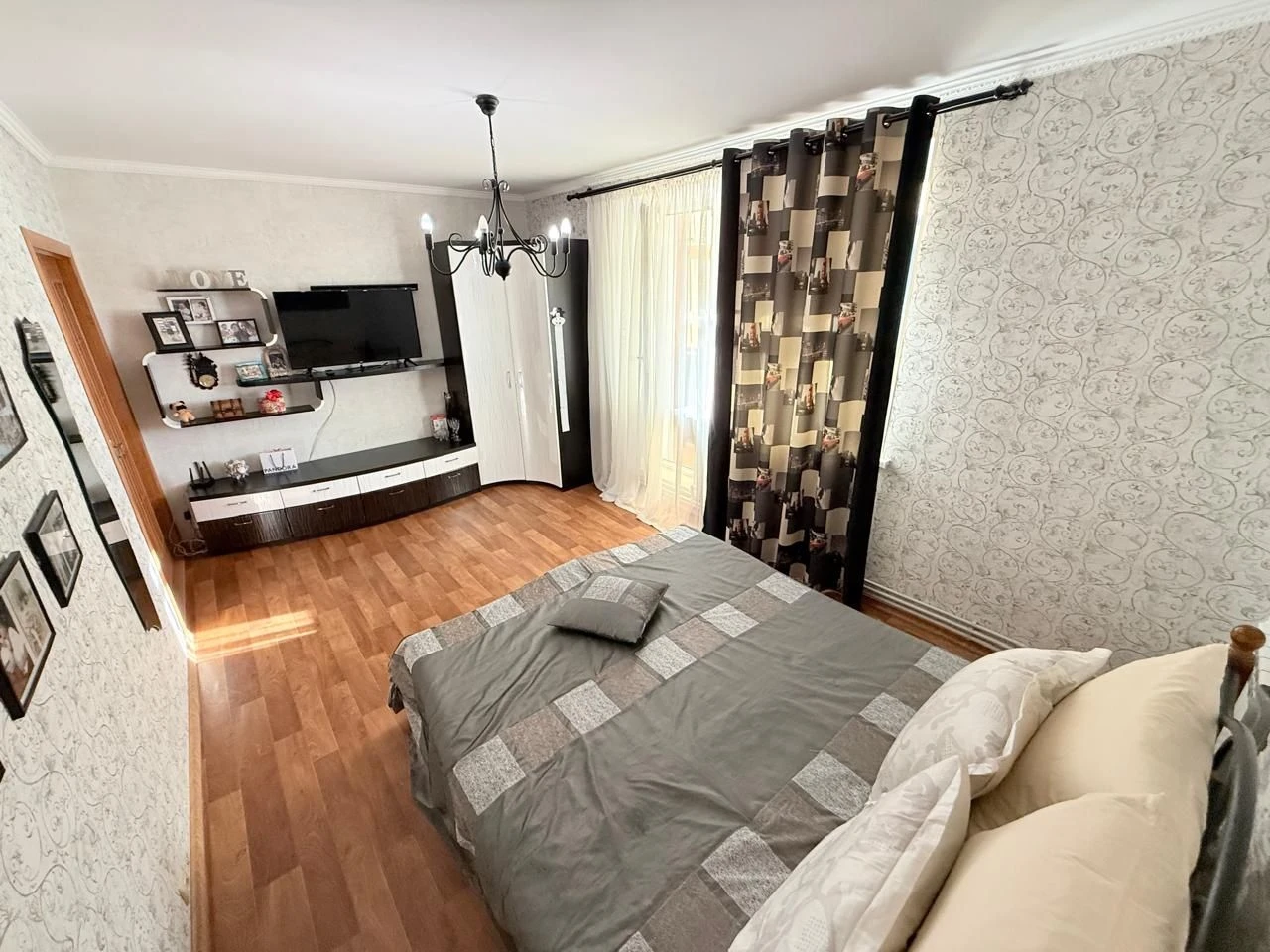 Продаю крупногабаритную 3х комнатную квартиру  в Матвеевке,