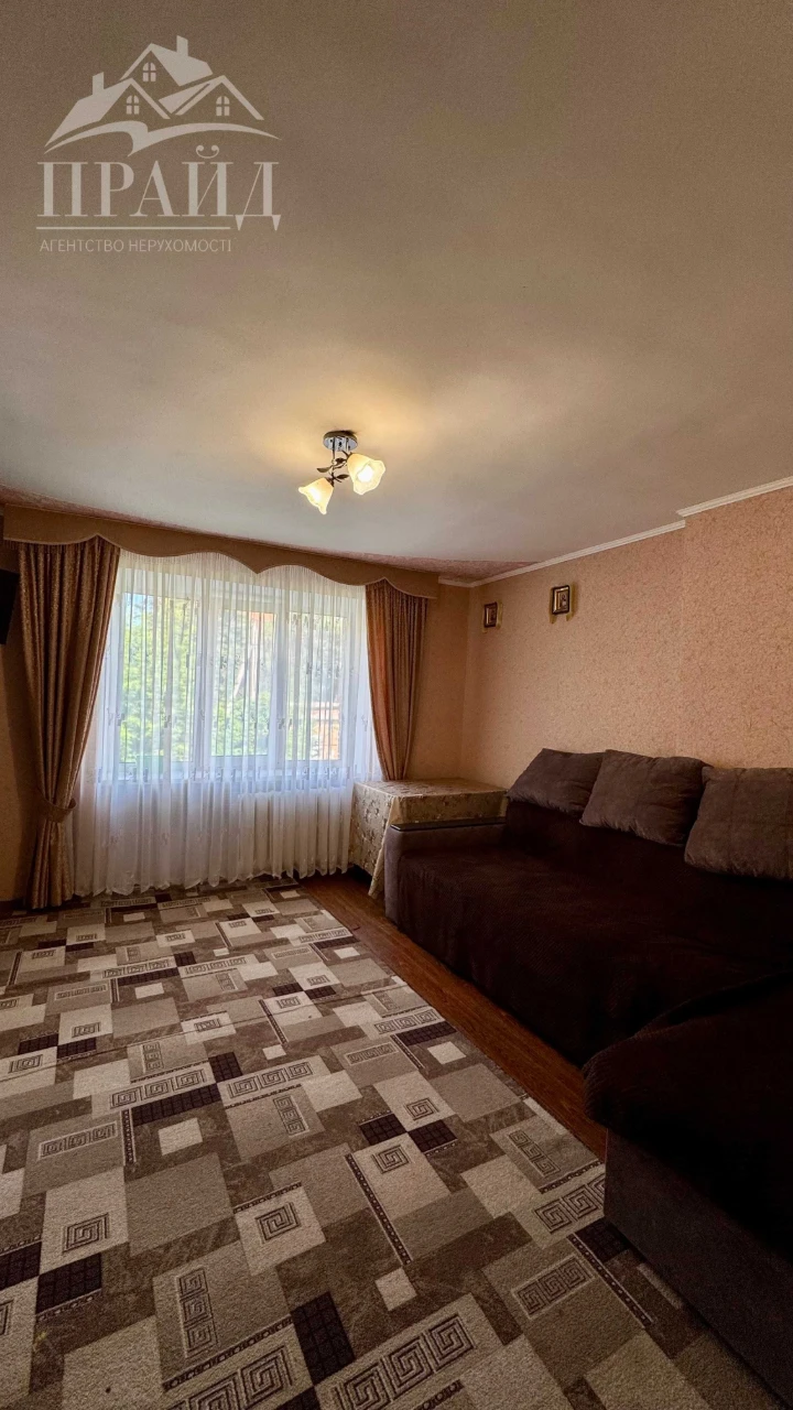 Продам 2-кімнатну квартиру в гуртожитку по вул. Роменська