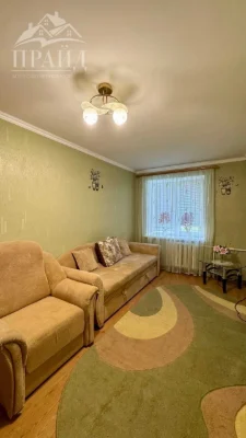 Продам повністю укомплектовану 2 кмн квартиру на Хіммістечку