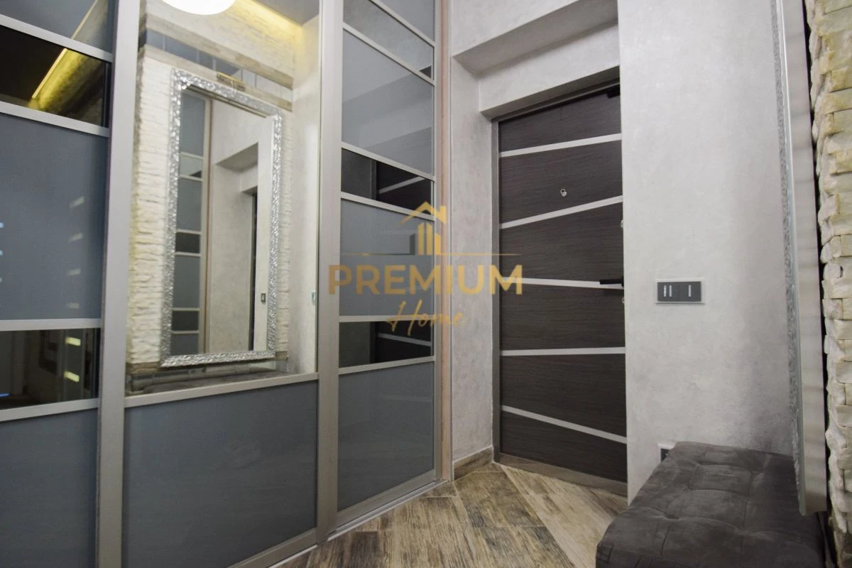Продаж 3-кімн. квартири на Замкова, Центр