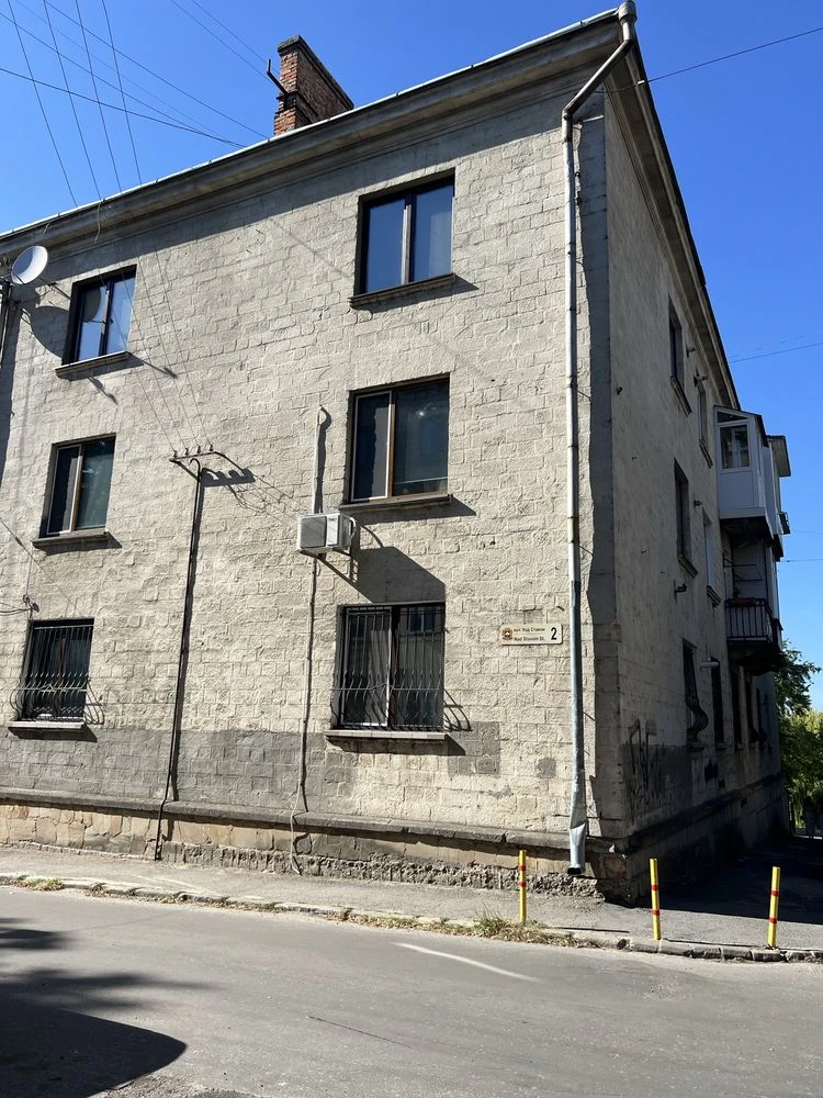 Продаж 2 кімнатноі квартири в центрі Тернополя біля ставу