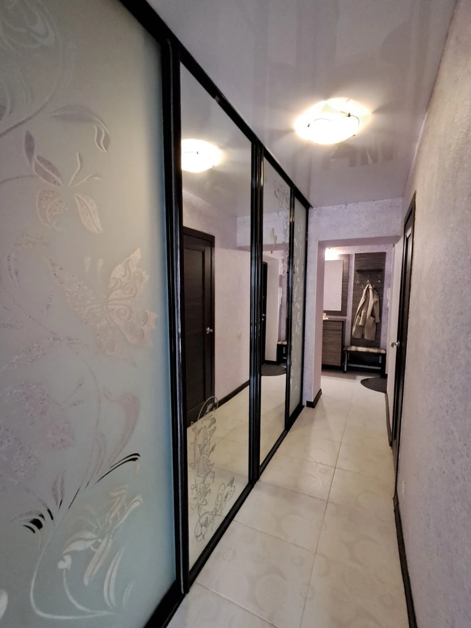 Продам з ремонтом 2-кім.кв по Пр. Миру  (ЗАЗ)