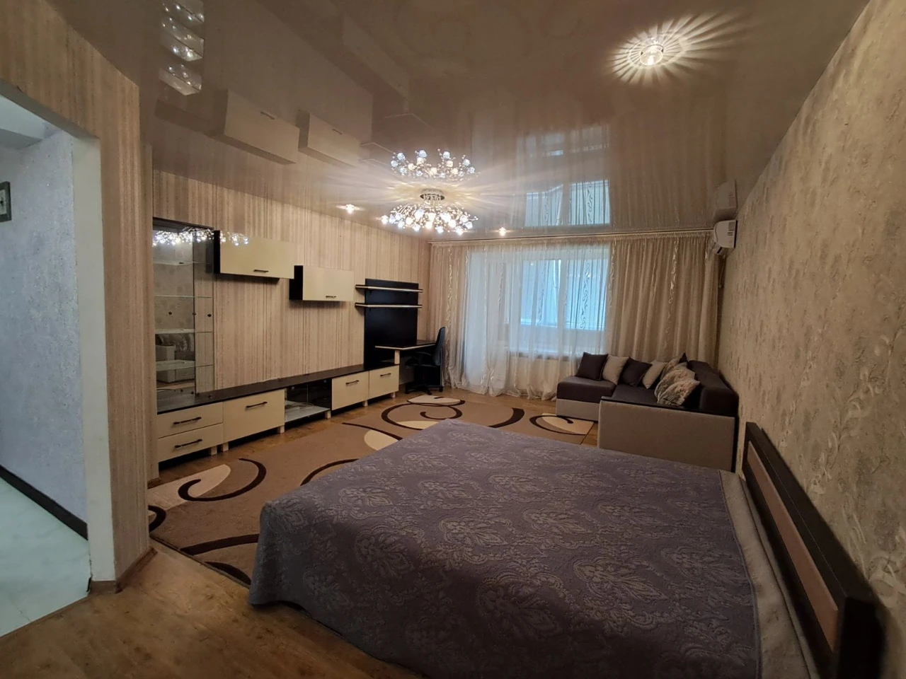 Продам з ремонтом 2-кім.кв по Пр. Миру  (ЗАЗ)