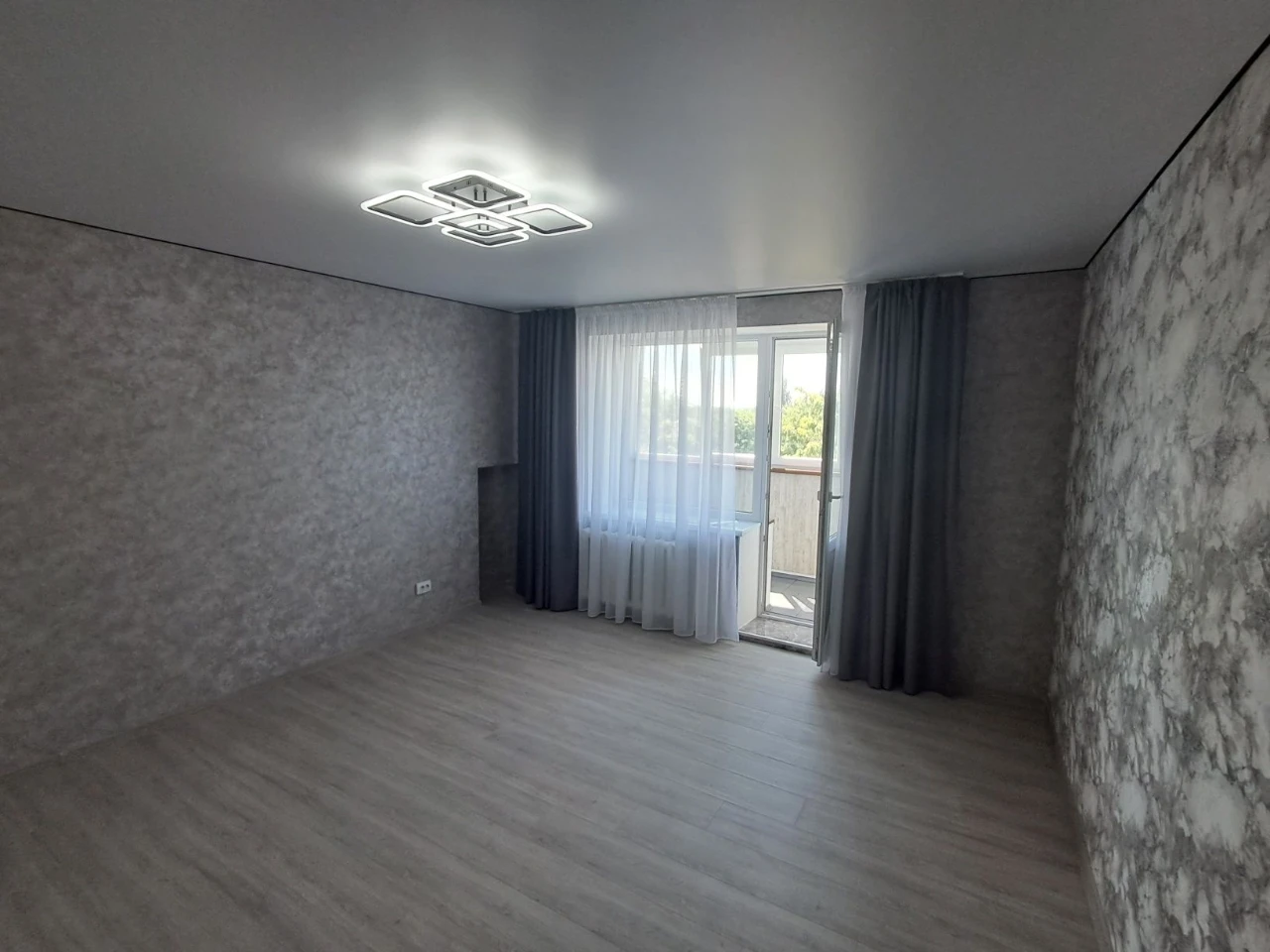 Продам 1-кім.кв з новим ремонтом