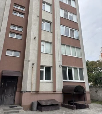 Терміново! Продаж квартири. Проспект Злуки. Цоколь