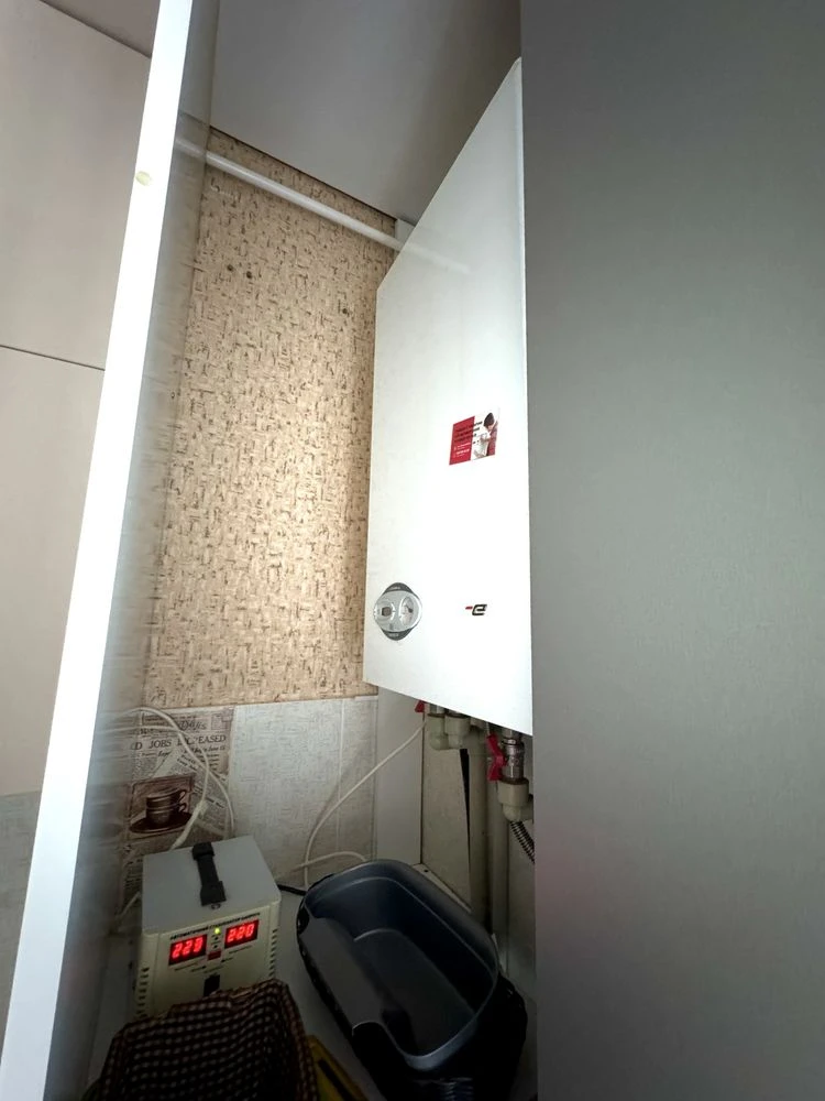 Продаж 2-кімнатної з автономним опаленням 2/10, 73 м², єОсел