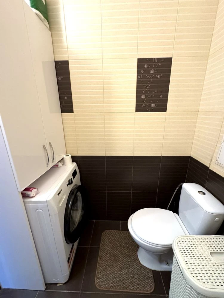 Продаж 2-кімнатної з автономним опаленням 2/10, 73 м², єОсел