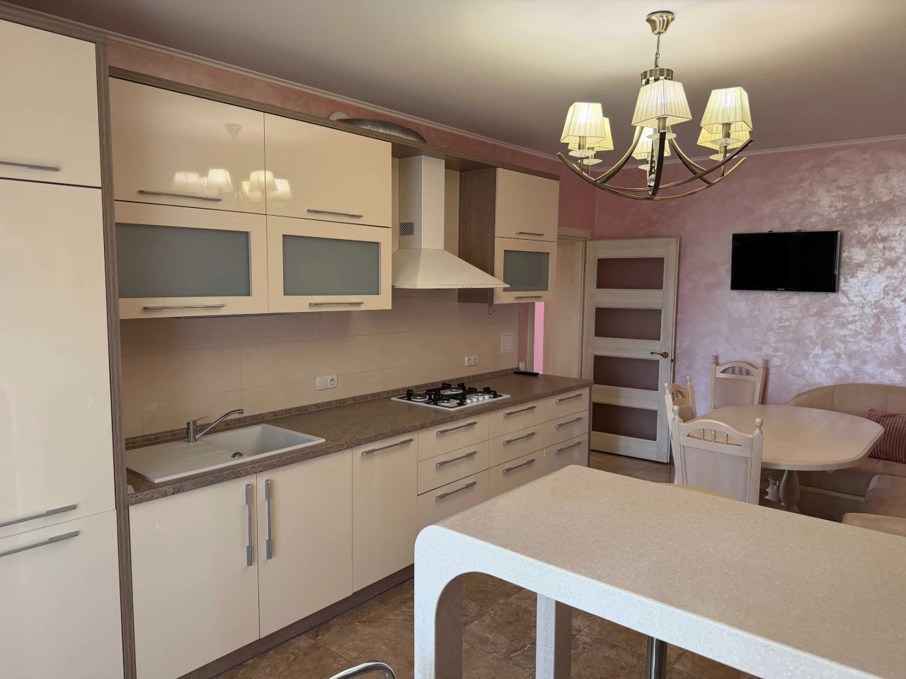 Продам квартиру в центрі. Чернігів. Національної Гвардії.