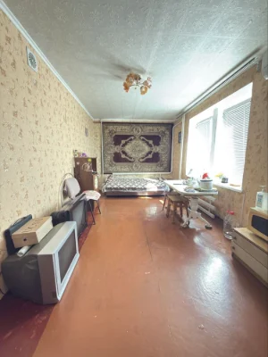 Продаж 2-х кімнат у гуртожитку вул. Кременчуцька