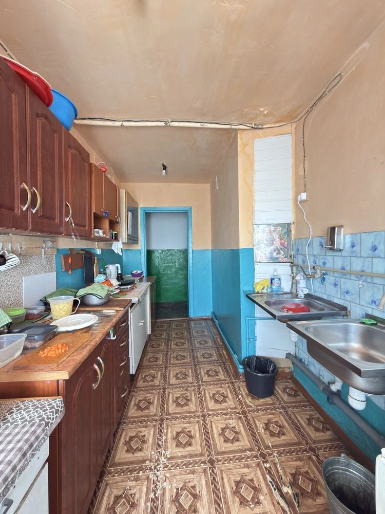 Продаж 2-х кімнат у гуртожитку вул. Кременчуцька