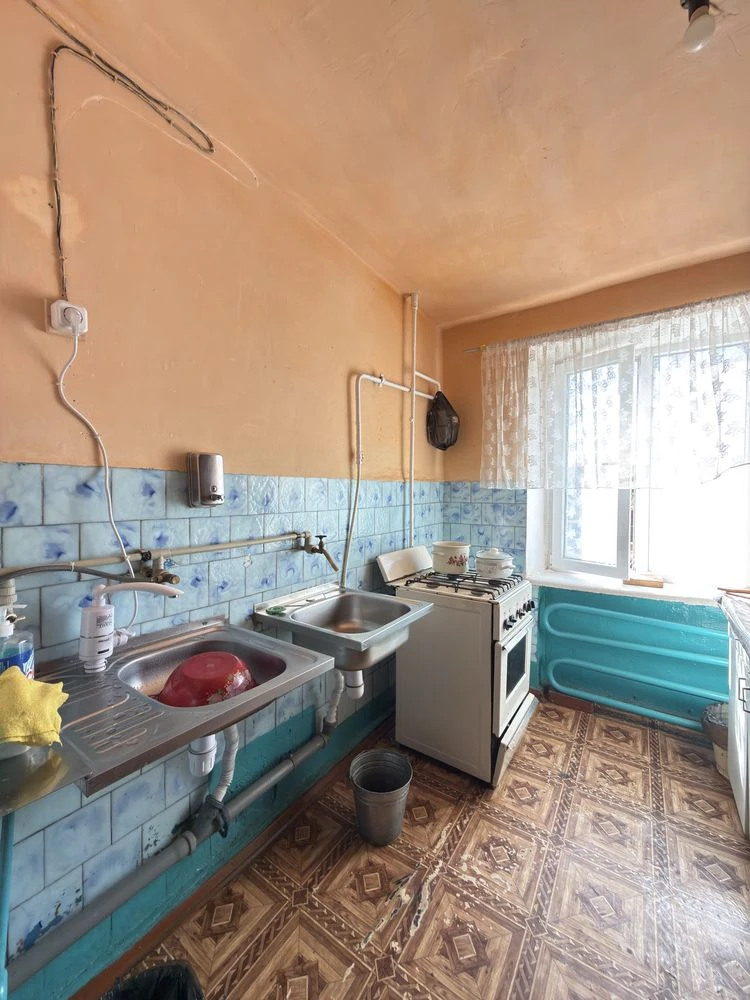 Продаж 2-х кімнат у гуртожитку вул. Кременчуцька