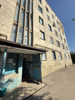 Продаж 2-х кімнат у гуртожитку вул. Кременчуцька