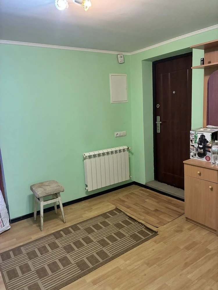 Продається 1/2 будинку р-н Університету