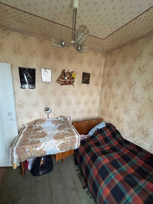 Selling 4-room apartment, 70 sq m, 9/10 Saltovskoye Highway!! Certificate!! Negotiable!! N