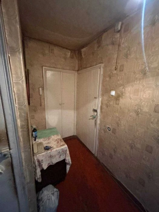 Selling 4-room apartment, 70 sq m, 9/10 Saltovskoye Highway!! Certificate!! Negotiable!! N