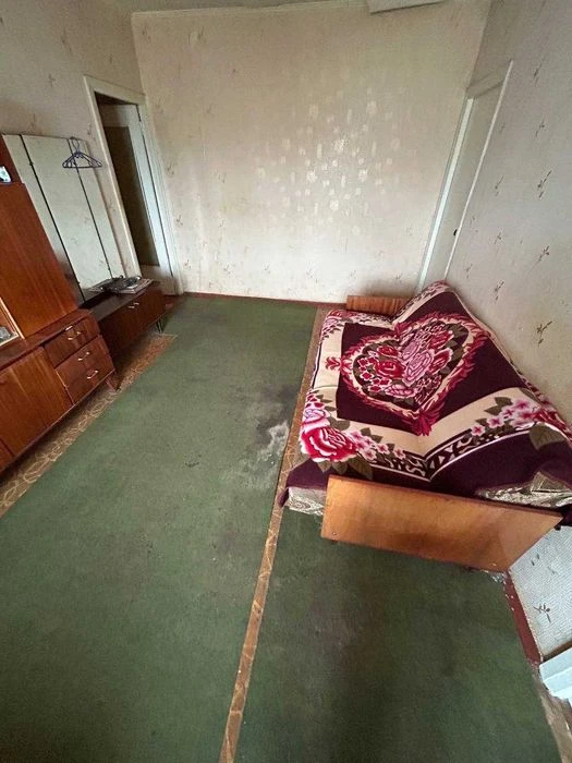 Selling 4-room apartment, 70 sq m, 9/10 Saltovskoye Highway!! Certificate!! Negotiable!! N