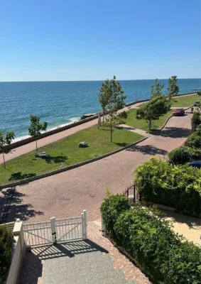 Sale of a GORGEOUS house on the seashore with a swimming pool. Thalassa.