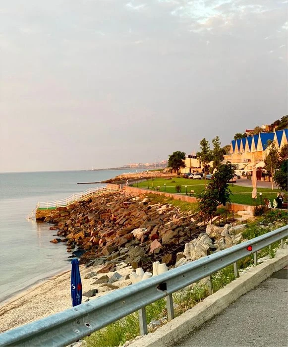 Sale of a GORGEOUS house on the seashore with a swimming pool. Thalassa.