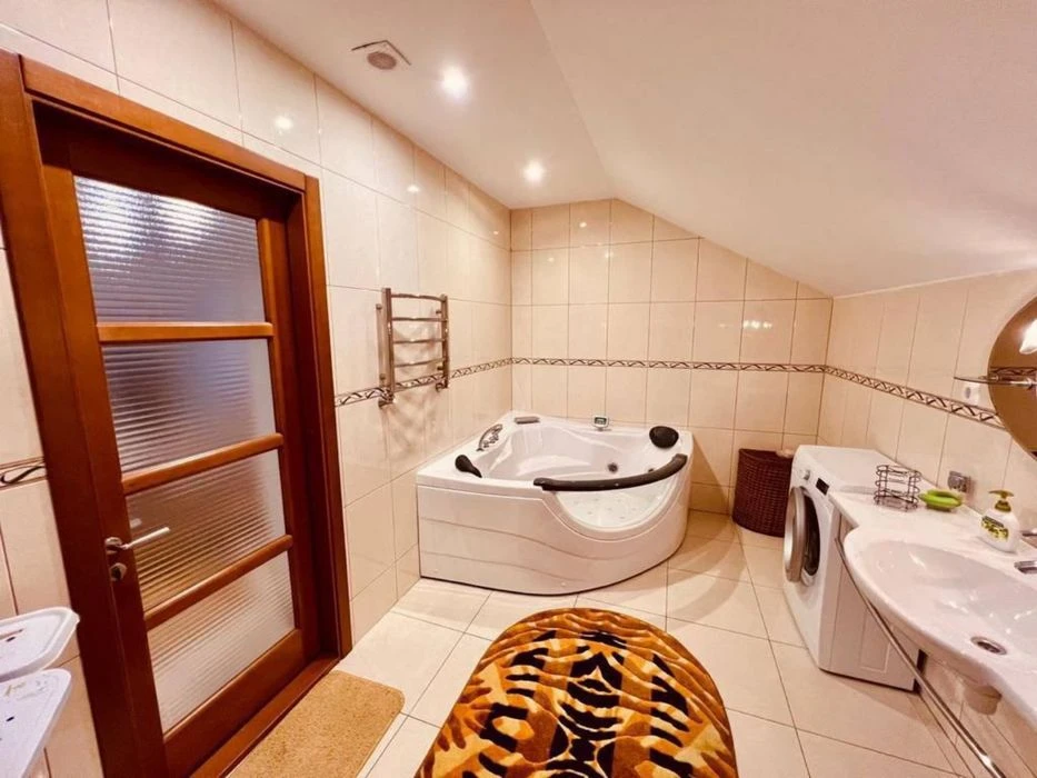 Sale of a GORGEOUS house on the seashore with a swimming pool. Thalassa.