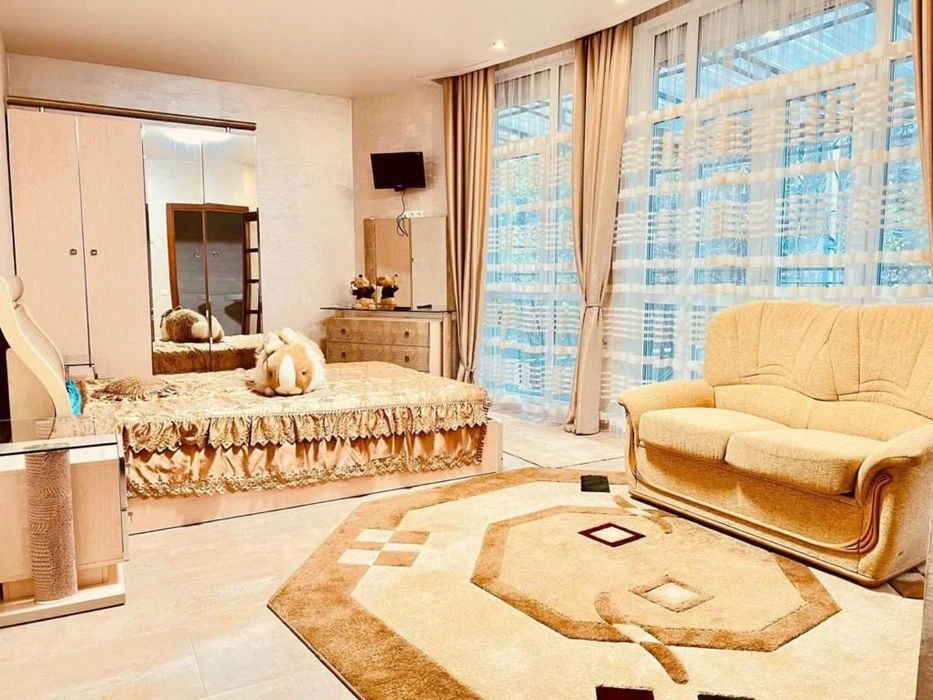 Sale of a GORGEOUS house on the seashore with a swimming pool. Thalassa.