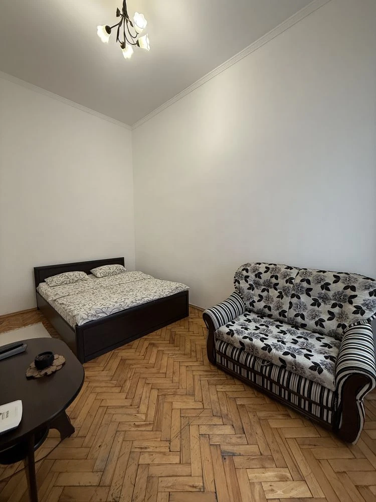 Продаж 2 кім квартири центр