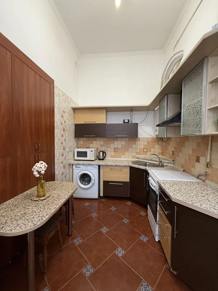 Продаж 2 кім квартири центр