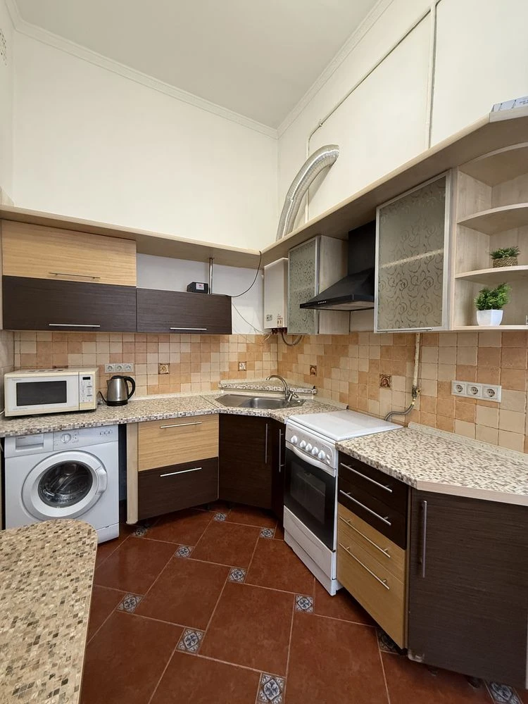 Продаж 2 кім квартири центр