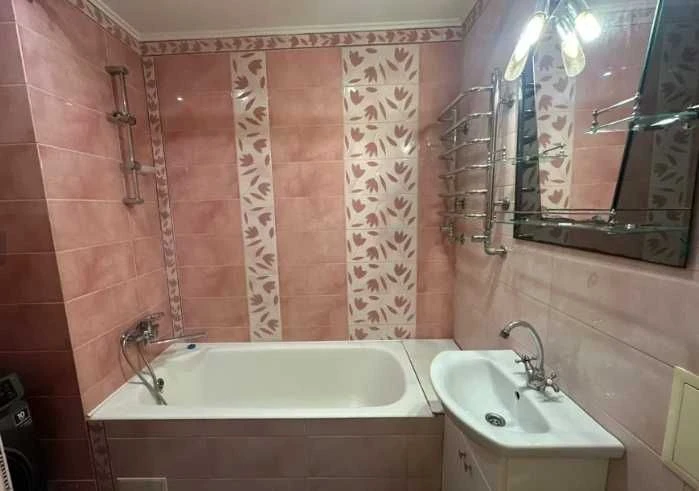 Продаж квартири , район Стрийська ,податкова
