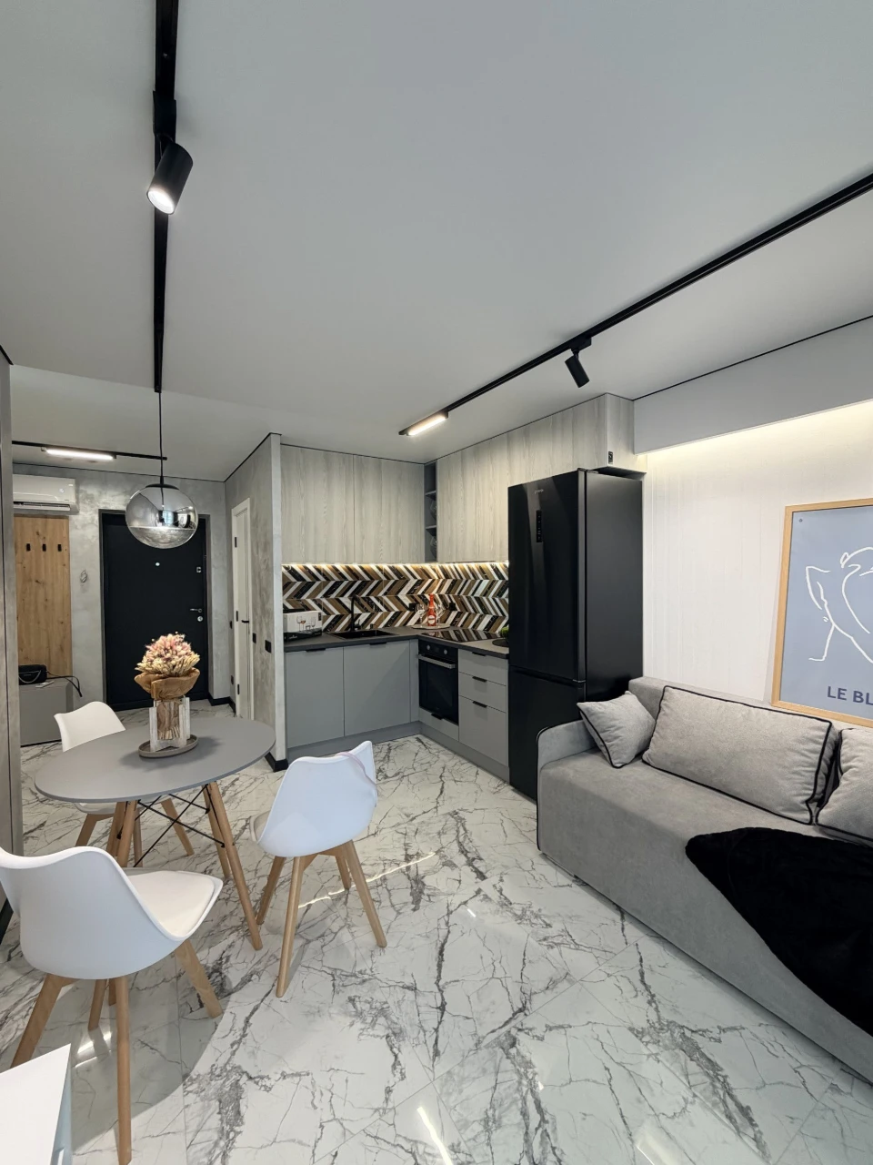 Продаж 2-кімнатної квартири 72 м.кв., вул. Я. Гніздовського