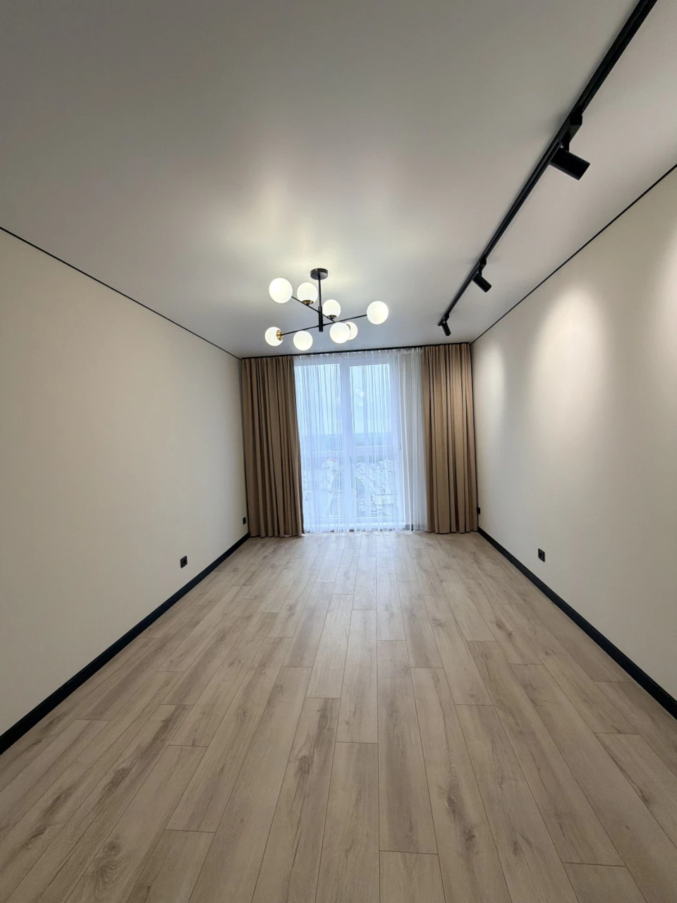 Продаж 2-кімнатної квартири 72 м.кв., вул. Я. Гніздовського