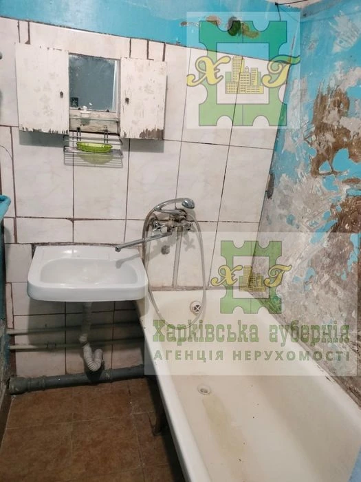 Selling a 2-room apartment for renovation/2nd floor, Pobedy Avenue 75