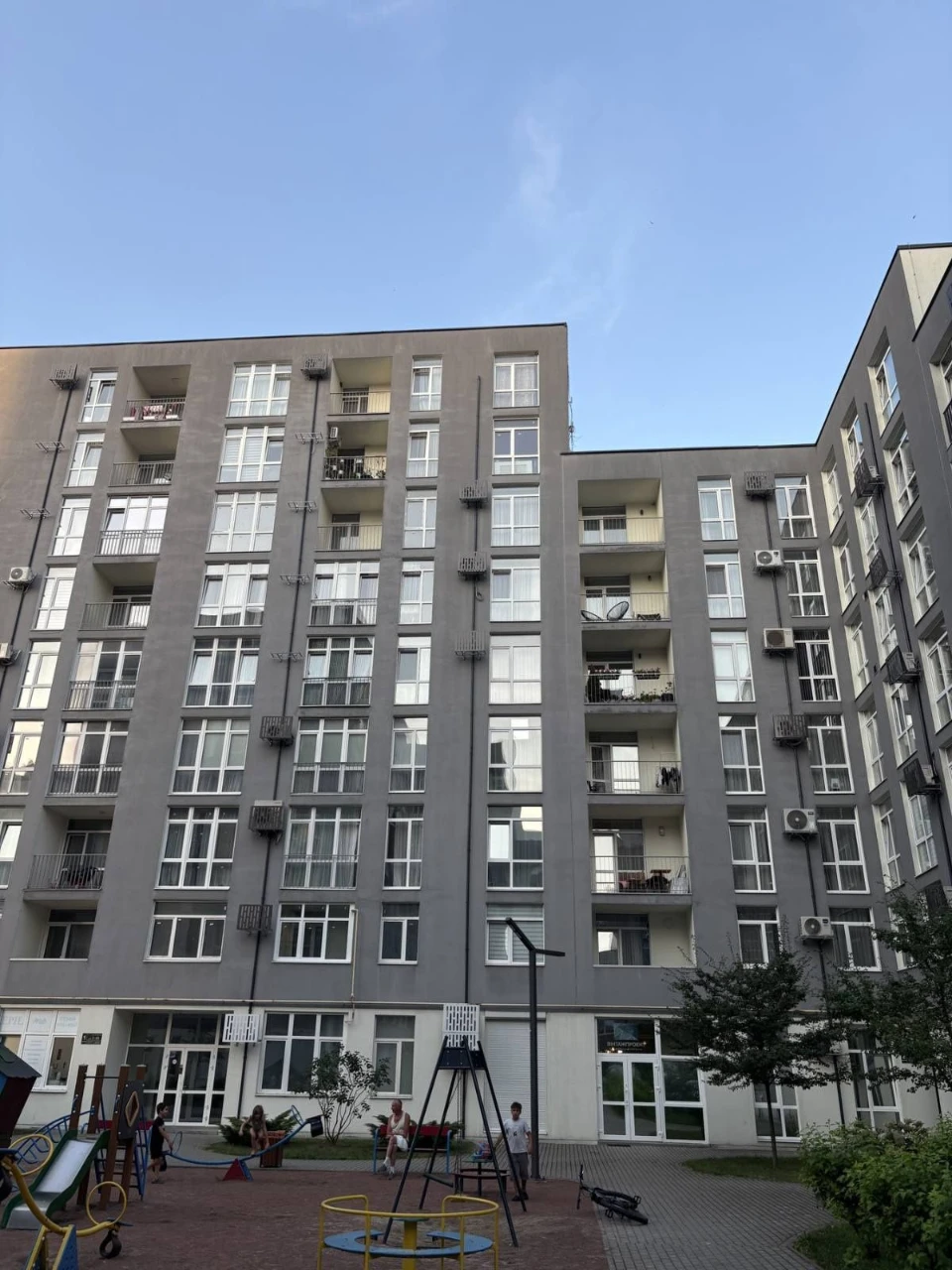 Продаж 2 кім. кв. в зданому будинку ЖК Америка