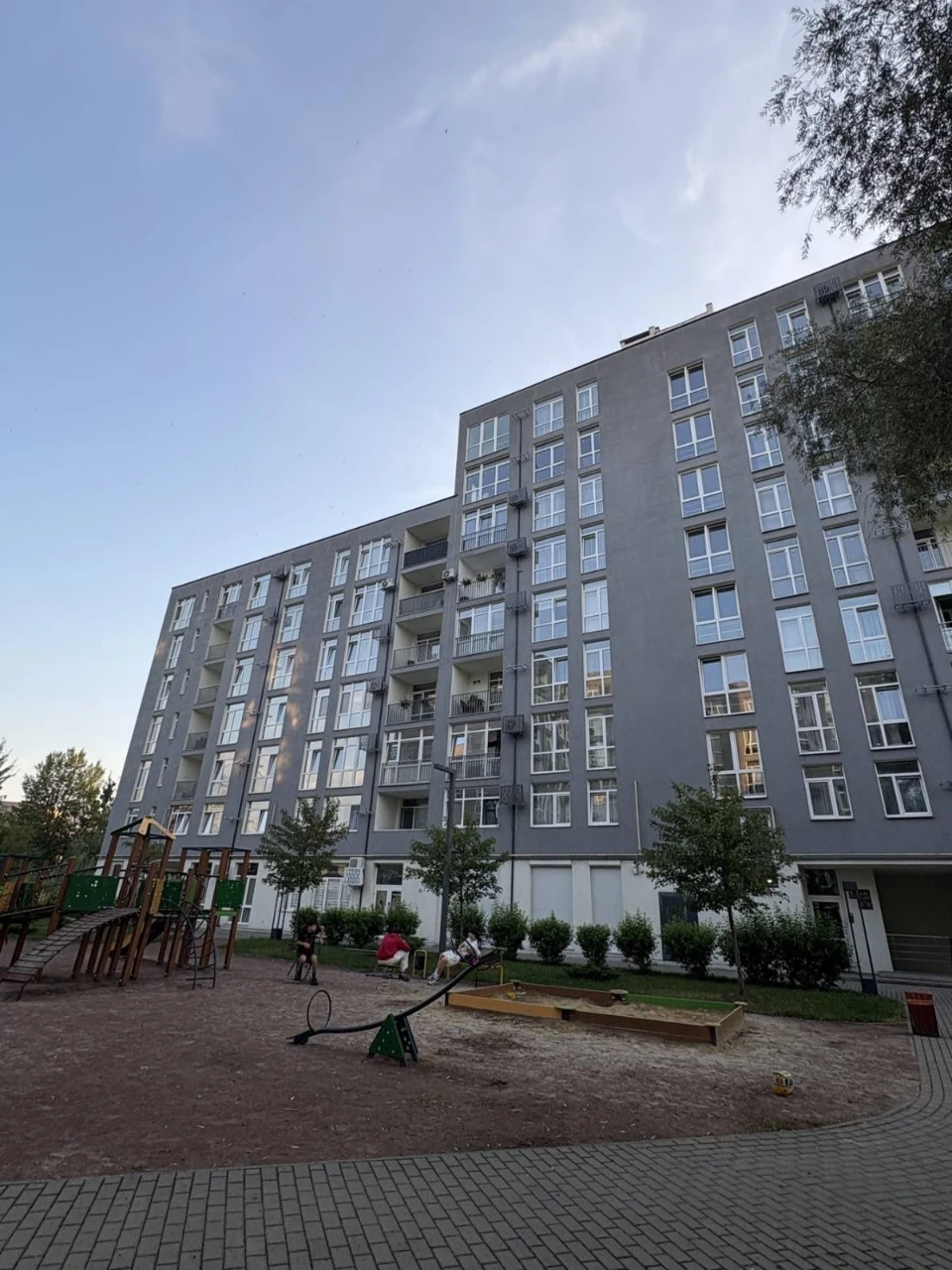 Продаж 2 кім. кв. в зданому будинку ЖК Америка